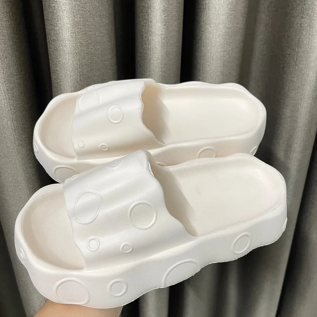 Dép quai ngang nữ độn đế 5cm hoạ tiết bong bóng siêu xinh