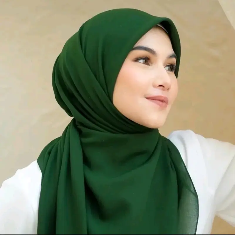 Segiempat hijau botol/ Bella square hijau botol / square greenbotle Jilbab Muslim bahan kerudung segi empat 0