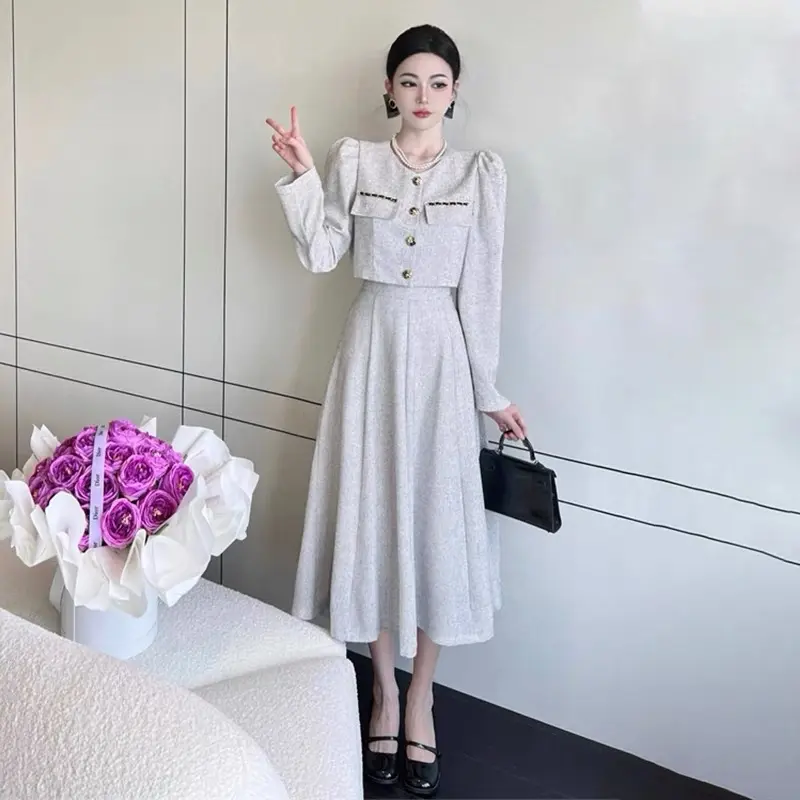 Hera set long sleeve | Korean french style set blouse midi skirt with gold lining 4
