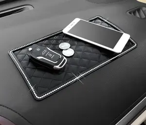 Antiselip Non Slip Mat Logo Dashboard Mobil 30x15cm Car