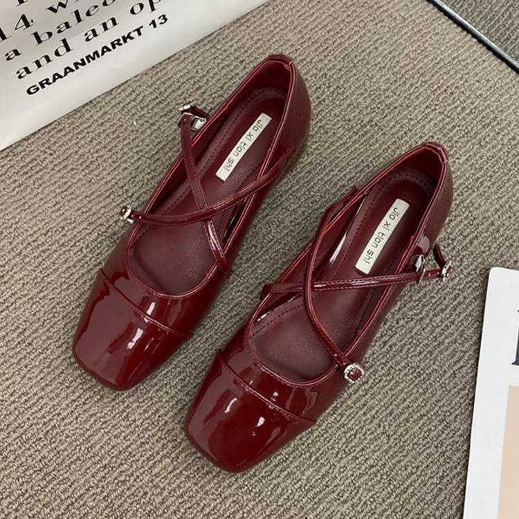 Product Introduction of French Style Silver Fairy Style Pumps Female 2025 Autumn New Retro Inner Match Match Skirt Mary Jane Shoes 1