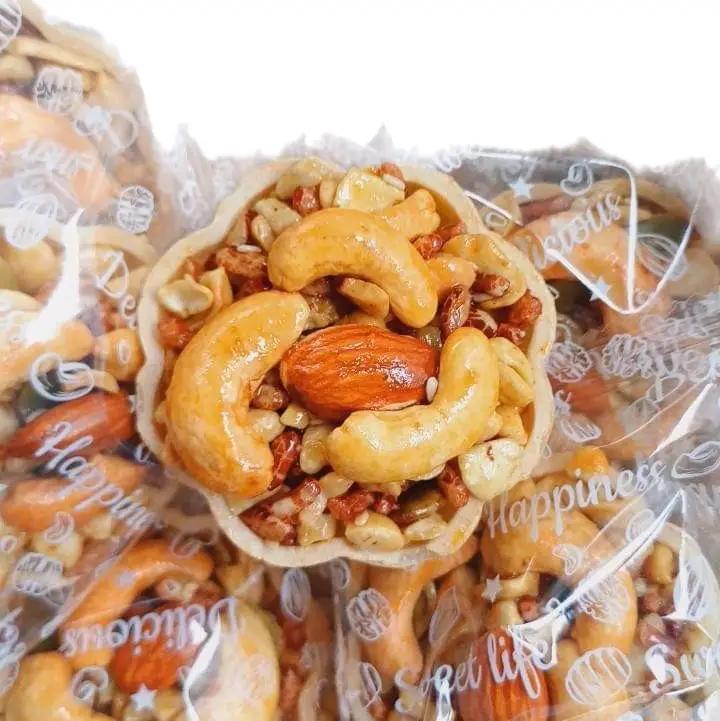 Bánh Hoa Mai Mix Hạt Dinh Dưỡng Túi 500gram Ăn Vặt Bảo Hân Candy Thức Ăn Food - Snack Nho