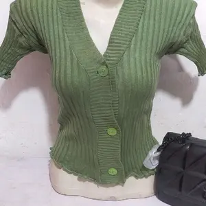 ATASAN TANGAN PENDEK RAJUT KANCING FASHION WANITA