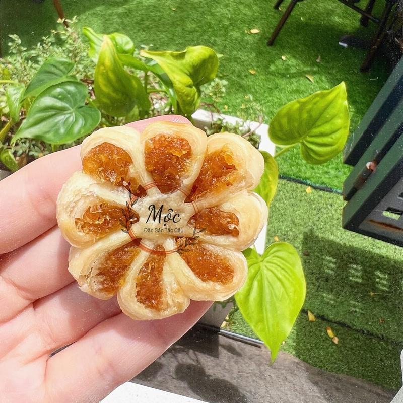 BÁNH KHÓM HOA MAI - ÍT NGỌT, 1 K. Í được 42-44 cái, làm từ khóm TẮC CẬU