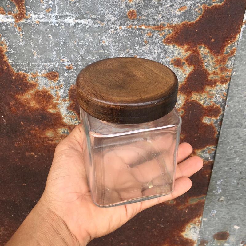 Lọ thuỷ tinh nắp gỗ vintage vuông 400ml màu nâu sáng - Đựng Đồ Ăn Đựng Gia Vị