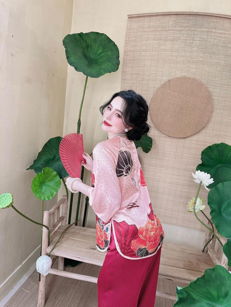 Product Introduction of BỘ LAM CÚC NGỌC TAY LỠ DÀI Tay dài Có thể giặt bằng máy LỤA GẤM HOA IN 3D 6