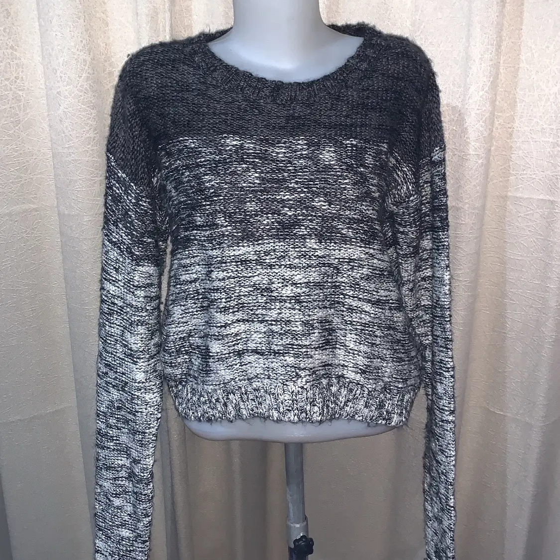 Sweater crop gradasi