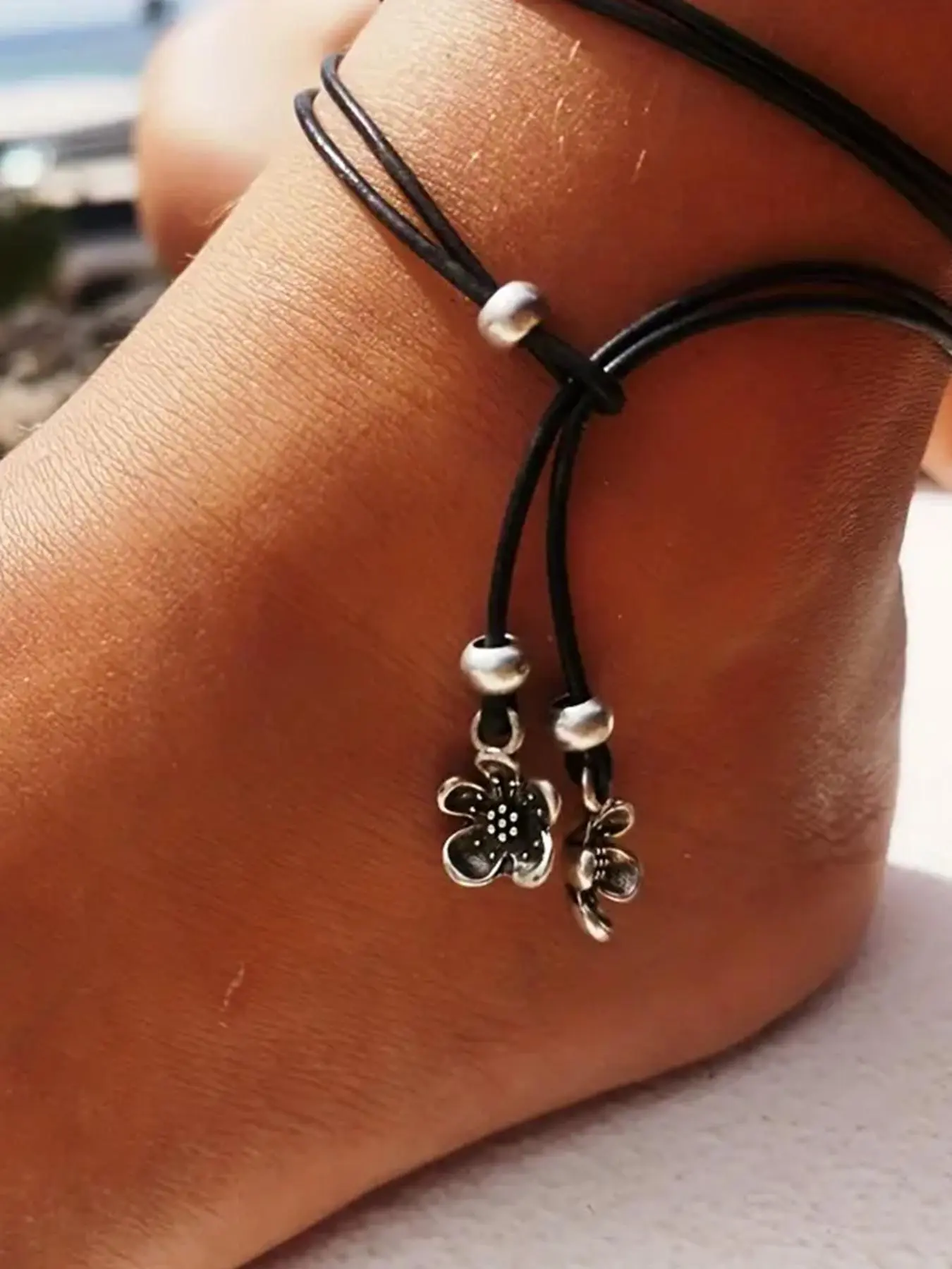Boho Style Plum Blossom Flower Shape PU Rope Anklet for Women, Summer Beach Ankle Bracelet, Trendy Exquisite Jewelry for Party, Daily Clothing Decor