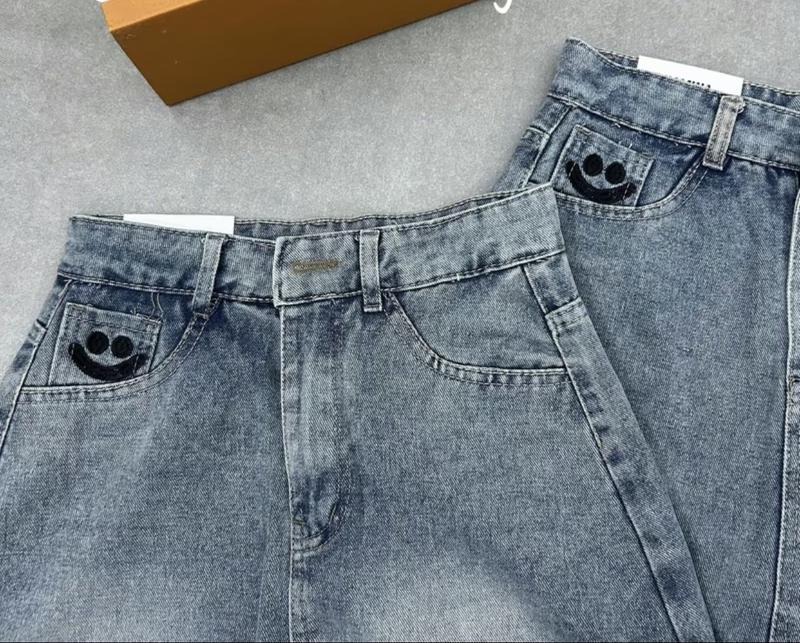 Chân Váy Jean Chữ A Thêu Hình Mặt Cười Có Quần Bên Trong VC-MC Women 5