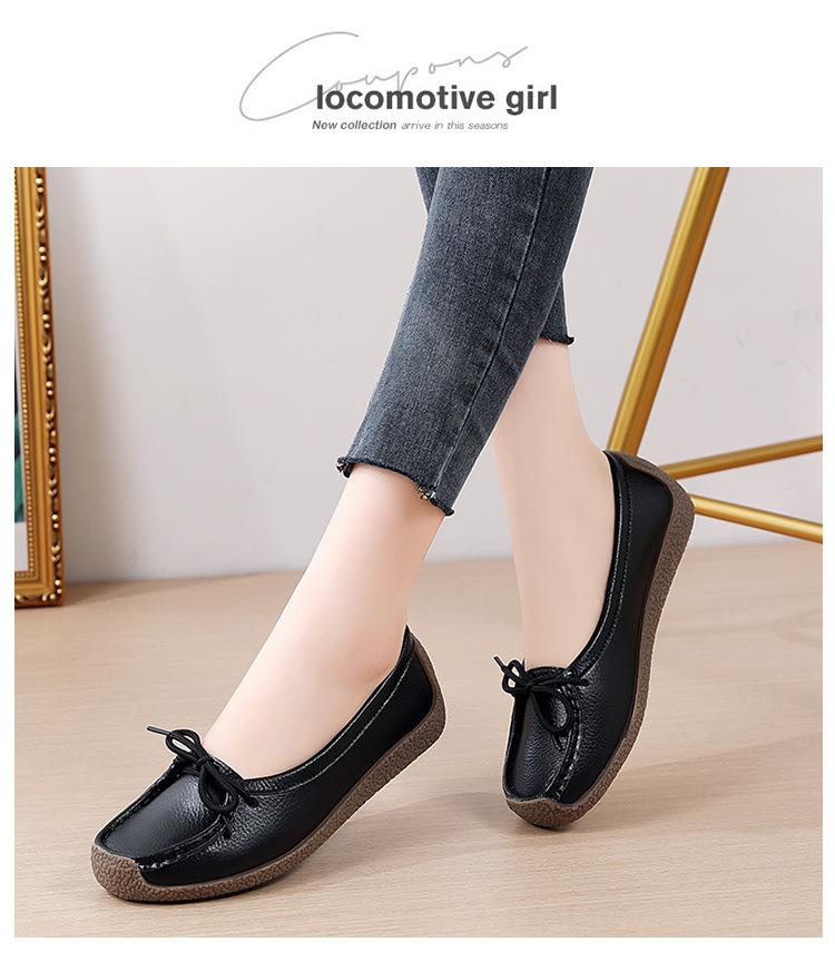 Product Introduction of New Genuine Leather Doug Shoes Women's Soft Bottom Pumps Slip-on Mom Shoes Casual Flat Loafers Women's plus Size 27