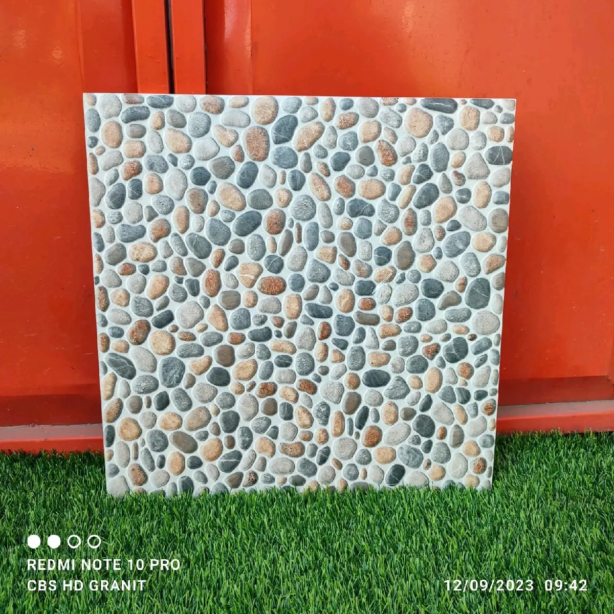 keramik kamar mandi 40x40 gemstone brown dan black Granit