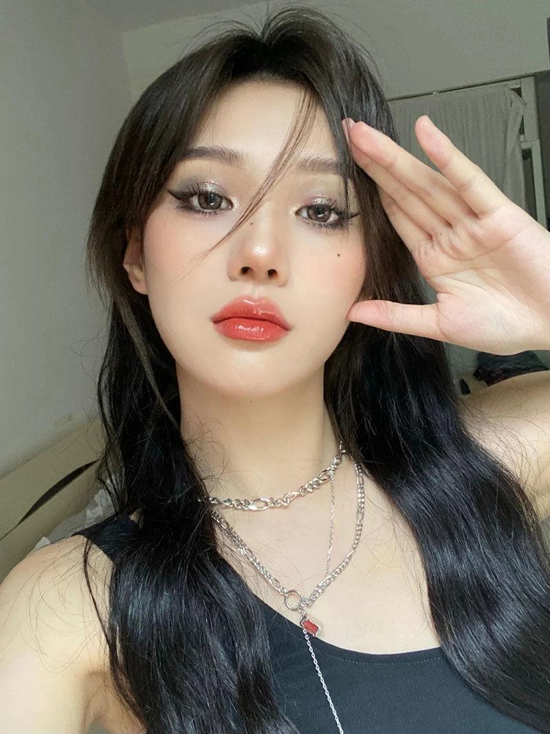 Product Introduction of Ngầu và làm teo nhỏ!Bảng phấn mắt Black Swan Chín màu 2024 trang điểm màu xám đen khói punk kim loại tối mới Mỹ Phẩm Nữ 20