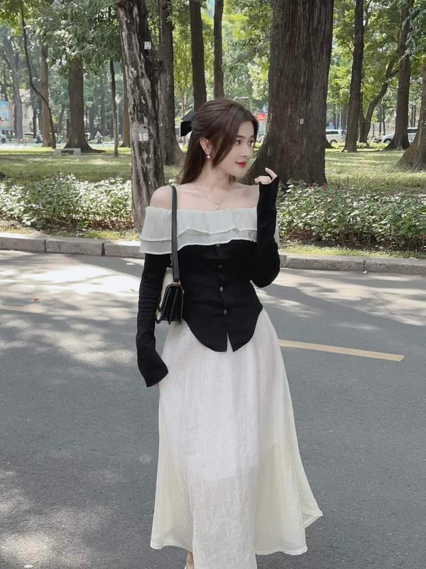 Áo Thun Dài Tay Trễ Vai Phối Bèo Tay Loe Nút Ngọc Chất Thun Gân Tăm Phong Cách Hàn Quốc- A299