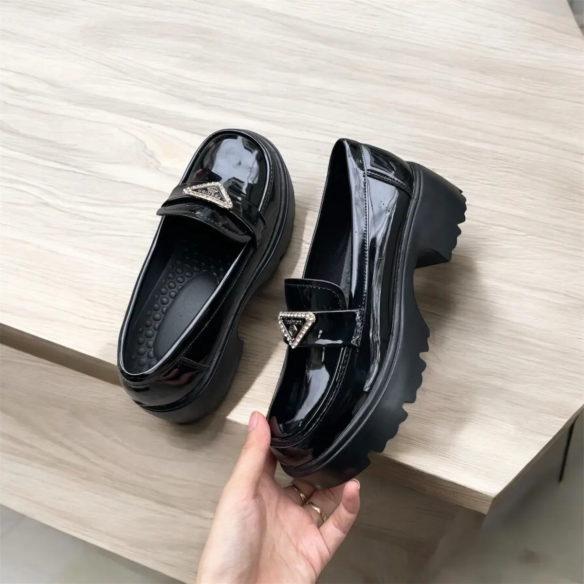 Giày  Đốc Nữ Mác đá( Tam Giác ) đế PU cao 5cm( chân mỏng gầy lùi 1sz)