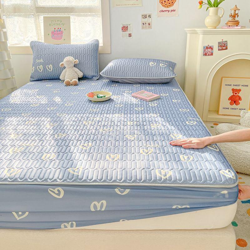 Product Introduction of 2025 Latex Cooling Mattress Cover Single Piece Summer Ice Silk Bedspread Set Three-Piece New Mattress Protector Cover Bed Sheet 2