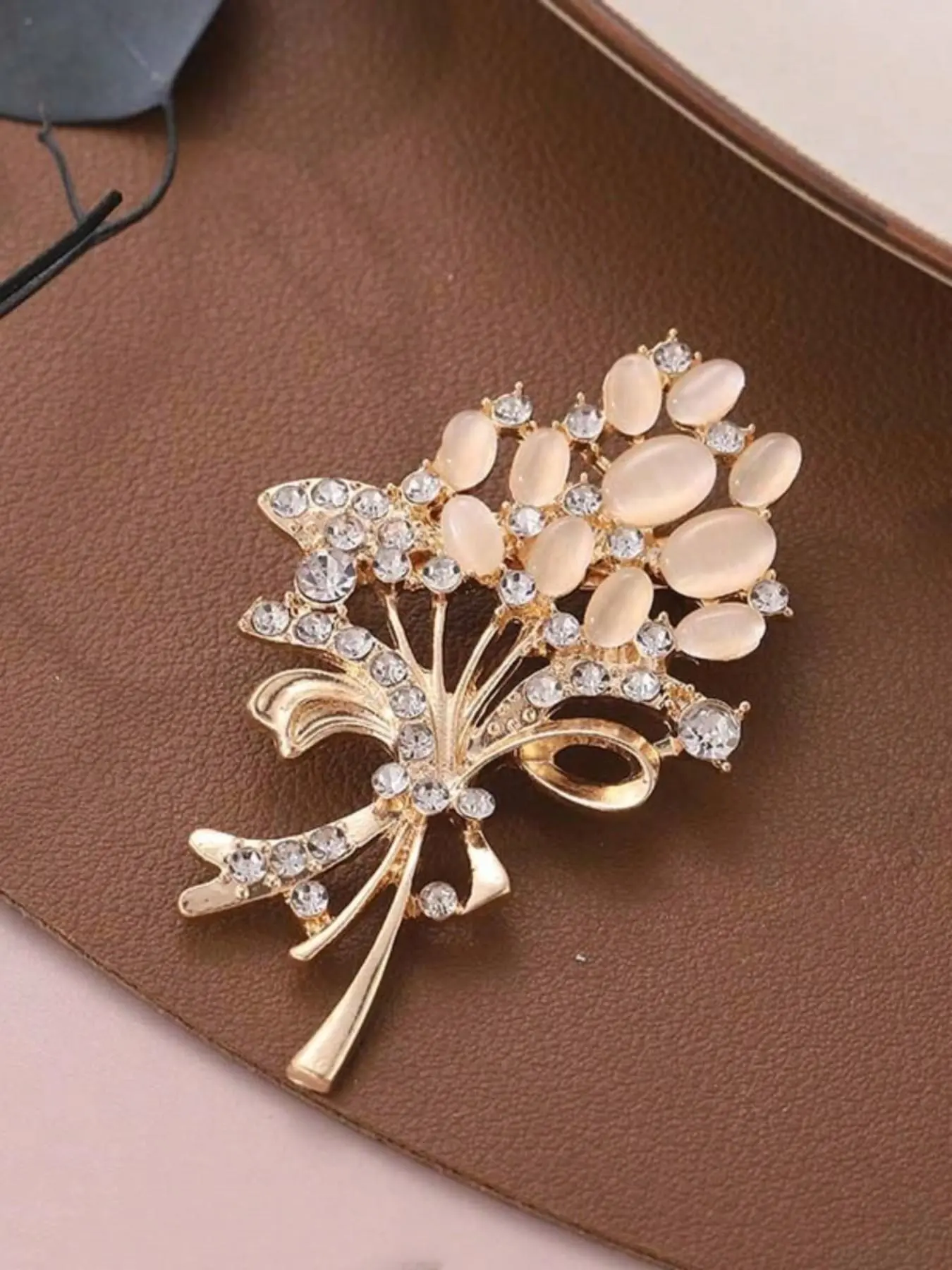 Elegant Rhinestone Decorated Brooch, 2024 New Style Fashionable Clothes Accessories for Women & Girls, Trendy All-match & Exquisite Brooch for Birthday Gift