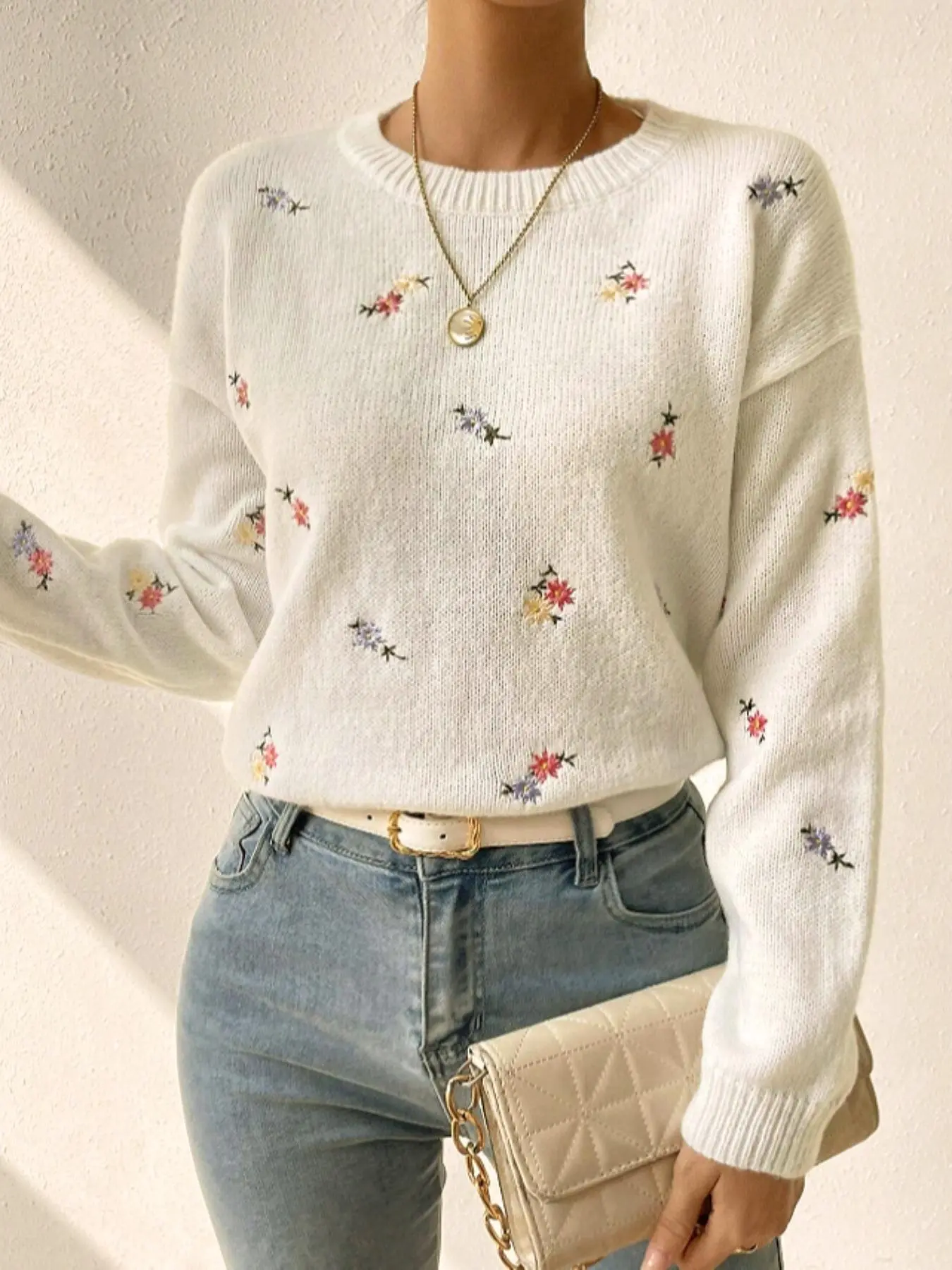 Women's Floral Embroidery Drop Shoulder Sweater, Casual Long Sleeve Round Neck Jumper, Ladies' Knitwear for Daily Wear