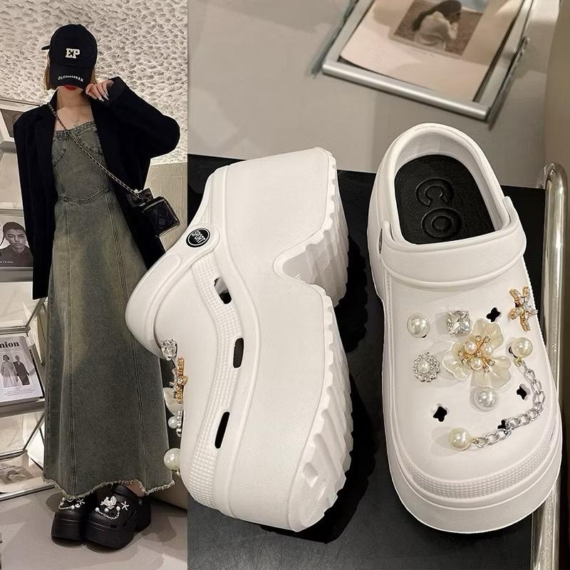 Dép Sục đế cao Dép sandal nữ đế cao 7cm đính kèm nhiều sticker dễ thương có lỗ thoáng khí