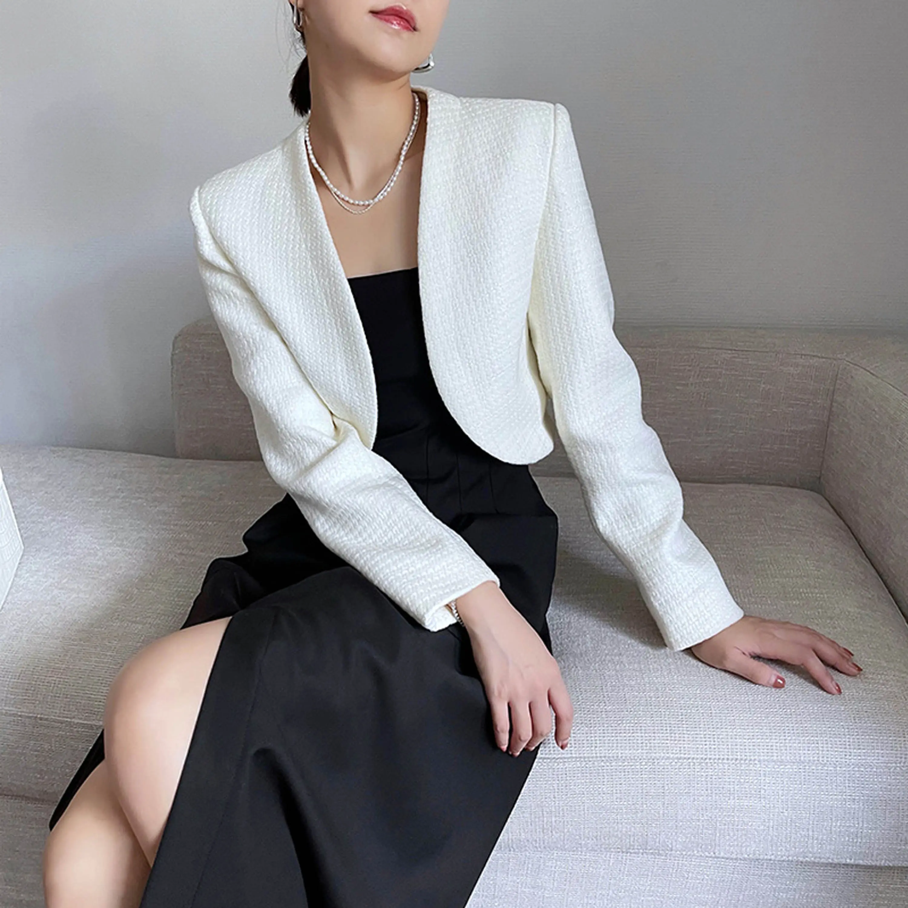 Áo vest dạ Tweed Yami Áo dạ ngắn khoác ngoài Oni Clothes thanh lịch, sang trọng vải tweed dày dặn, không bai xù, sờn chỉ, màu trắng sữa