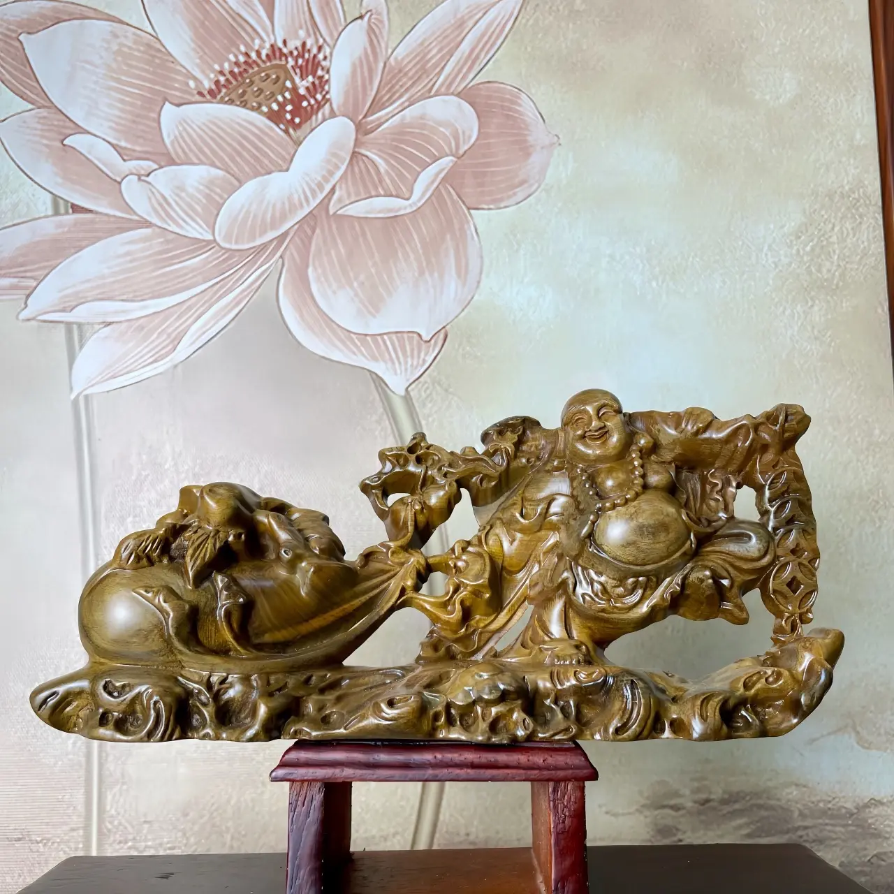 Tượng Phật Di Lặc Kéo Bao Tiền Gỗ Bách Xanh Cao 9cm Mùi Hương Thơm
