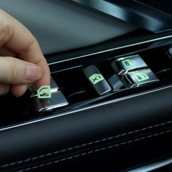 Miếng Dán/ Tem Decal Dạ Quang Dán Nút Điều Khiển Cửa Kính Ô Tô/ Xe Hơi Giúp Nhìn Được Khi Tối [Hàng Loại Tốt] Nhãn Dán 1