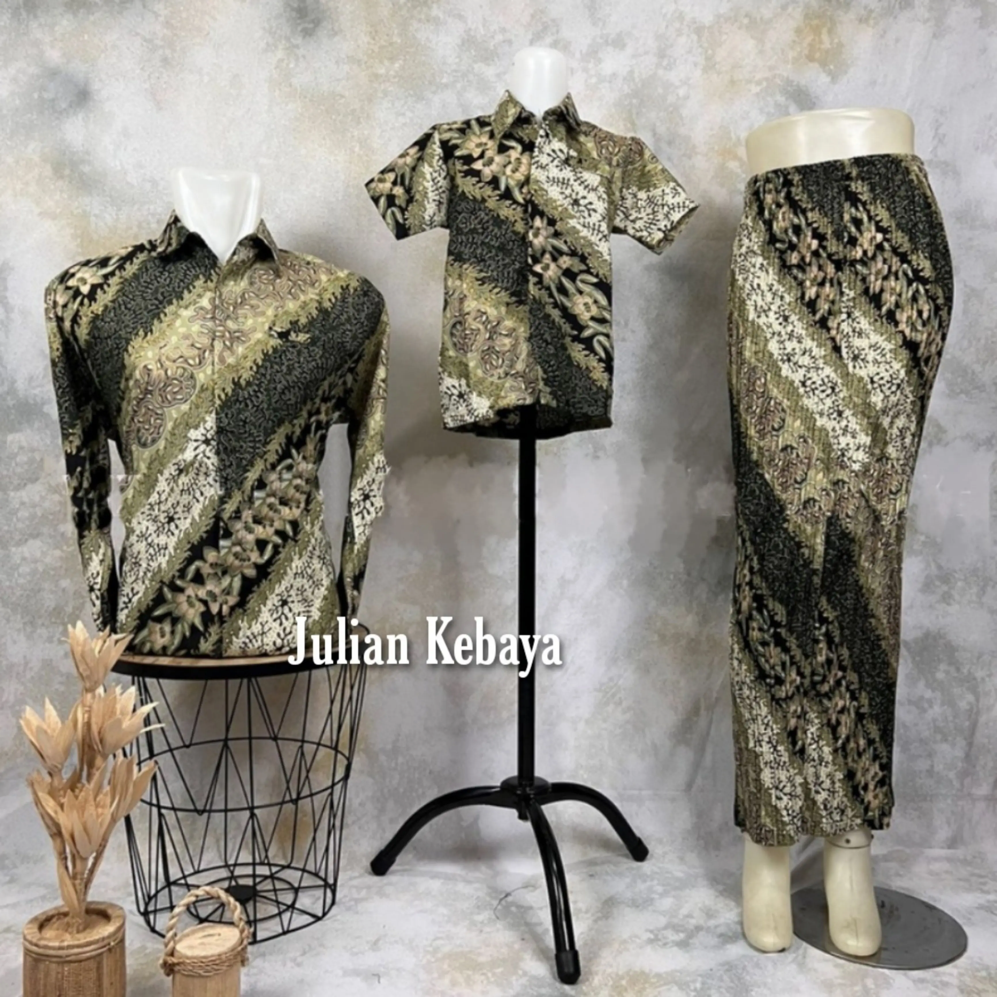 Couple Rok Dan Kemeja Batik Motif CM Sage Baju Dewasa Panjang Katun Wanita Pasangan Atasan Sarimbit Keluarga Kondangan