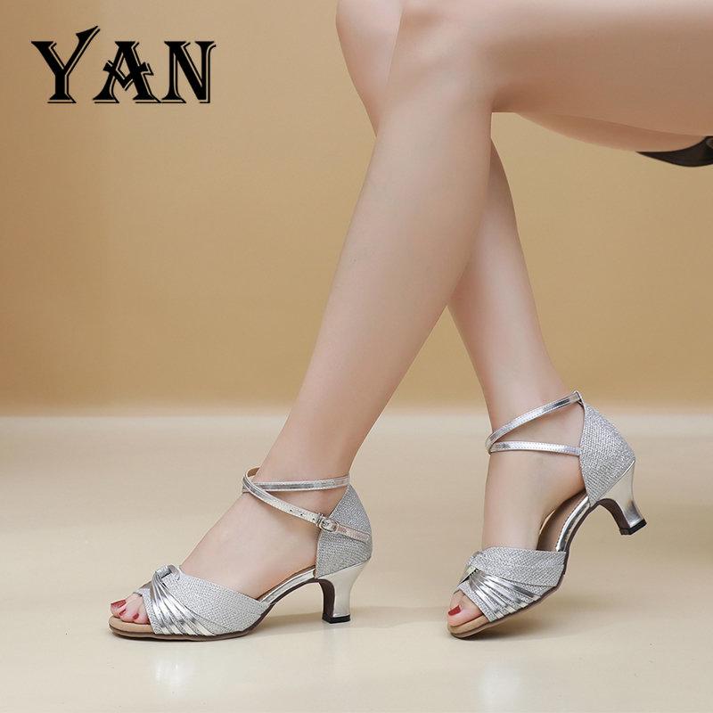 YAN Sepatu Dance Wanita Sepatu Hak 5cm Sepatu Dansa Latin/ Line Dance 9