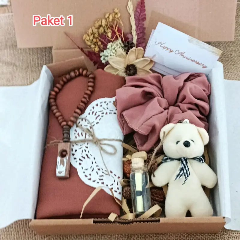 Kado hampers untuk cewek Ulang tahun Pernikahan kelulusan 1