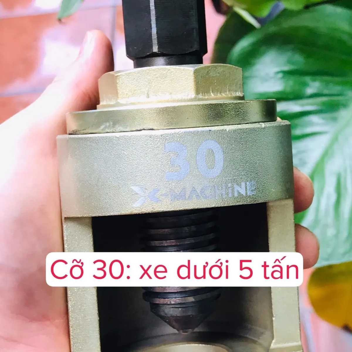 Cảo ro tuyn xe tải cỡ 30 ạ