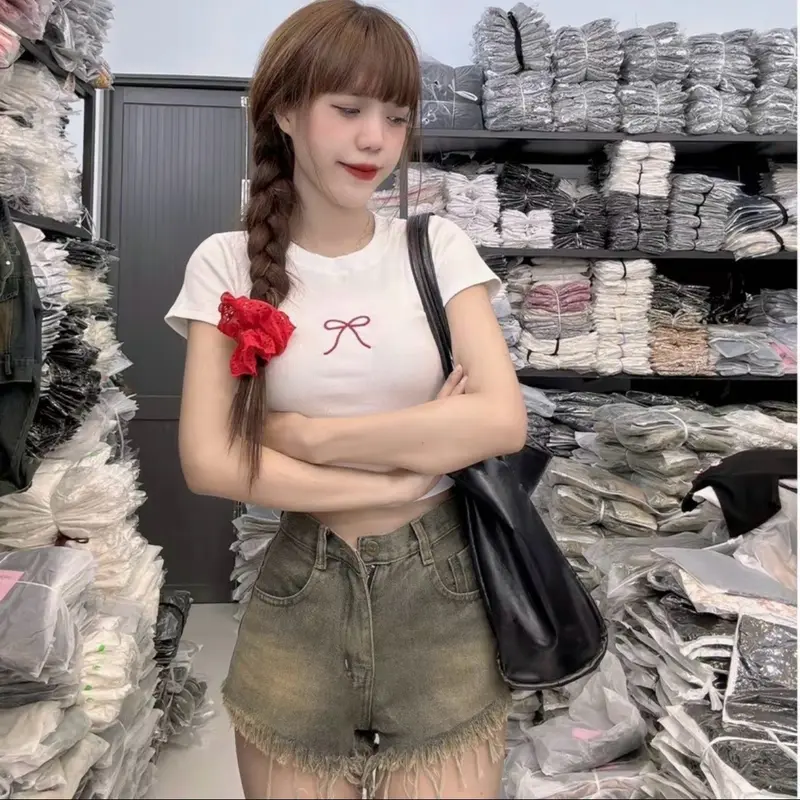 Quần short đùi jean nữ lưng cao rách tua bụi vàng 3