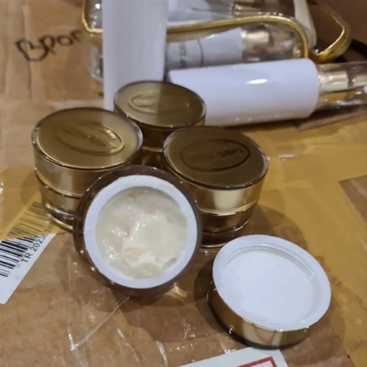 Cream Tabita malam