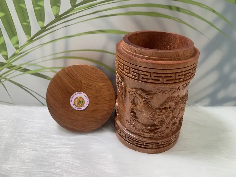 Hộp chè (trà) gỗ Hương nguyên khối trạm khắc tinh tế 3