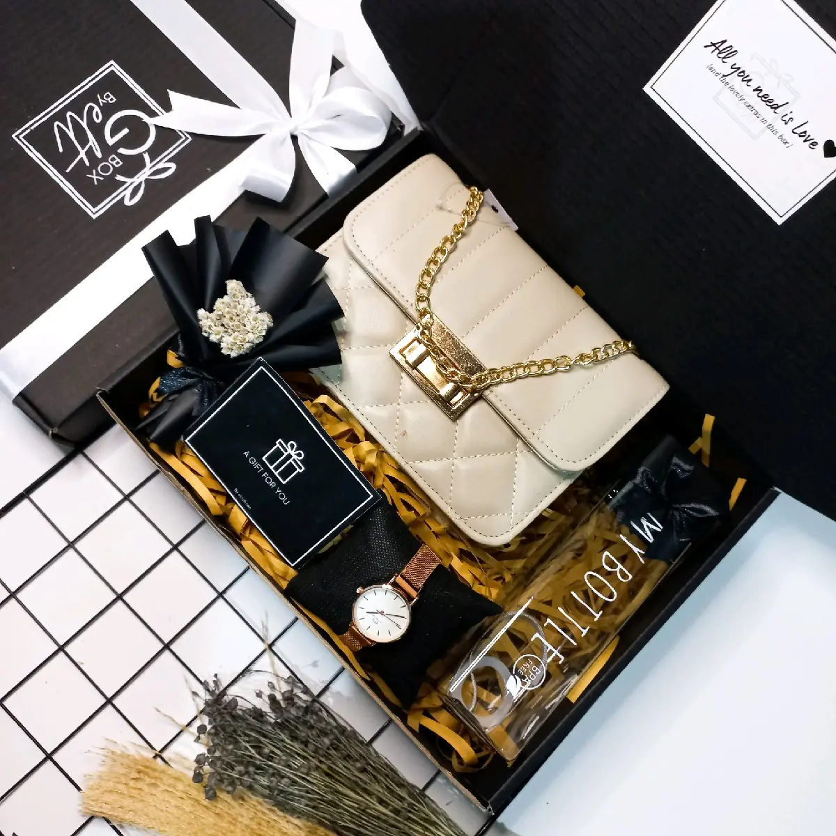 HAMPERS CEWEK TAS PREMIUM GIFT BOX CEWEK KADO ULANG TAHUN BIRTHDAY GRADUATION WISUDA