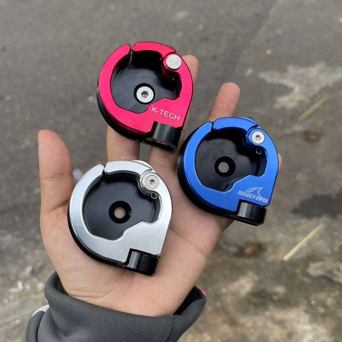 Móc treo gập gắn vario click