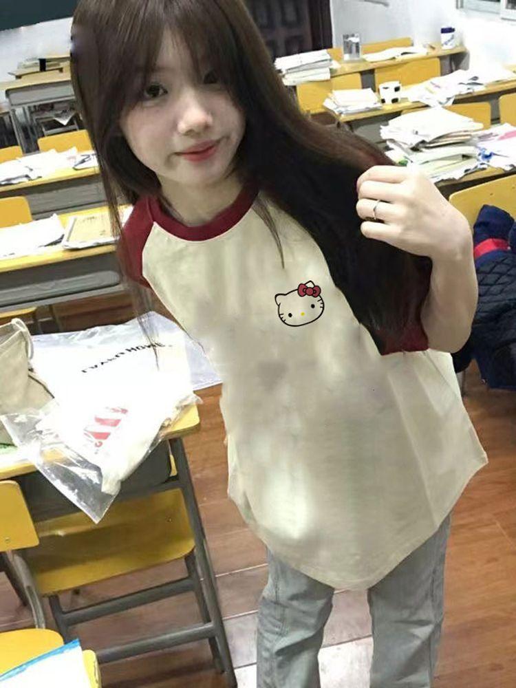 Product Introduction of Áo Thun Hello Kitty ngắn Tay, Nữ, Phong Cách Đại Học Ngọt Ngào Màu Tương Phản, Tay Raglan, Dáng Rộng Rãi Và Dễ Thương, Áo Thích Hợp, Phong Cách Ins, Năm 2024 Top Women 6