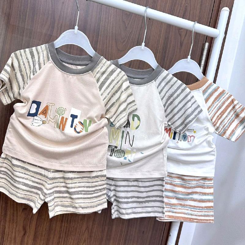 Uala Rogo - Bộ quần áo cộc tay chất vải petit cho bé trai, bé gái từ 9 tháng đến 4 tuổi. Sandal