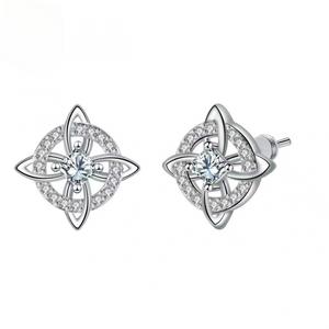 2025 สต็อกพร้อม ต่างหูเซลติกน็อตสำหรับผู้หญิง ต่างหูเข็มเงิน ของขวัญคริสต์มาสสำหรับผู้ชาย สไตล์ใหม่หรูหราเบา เครื่อง ประดับ ผู้หญิง กําไล ข้อมือ แฟชั่น เครื่องประดับ เกาหลี ของ ใช้ น่ารัก เงิน แท้ พวงกุญแจ หมา เลดี้ กล่อง สุ่ม คริสต์มาส  ปลอม ช่าง