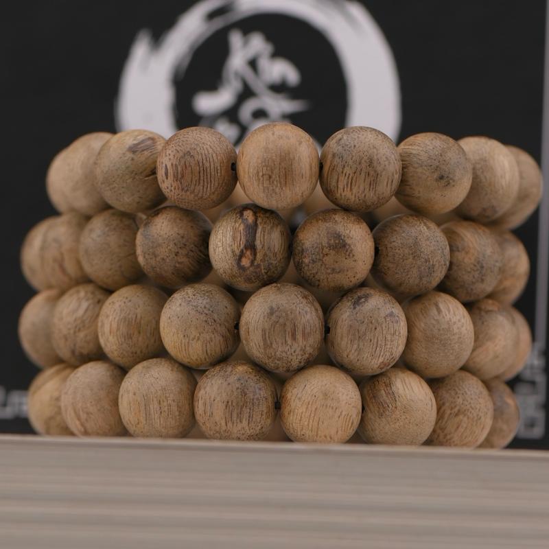 Vòng trầm Hương 12mm việt Nam