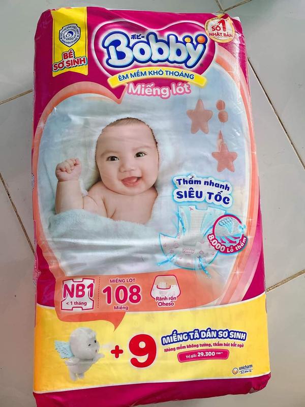 Miếng lót sơ sinh Bobby Newborn 108+9 miếng hoặc 6 tã quần mở 1 bên Cho Bé
