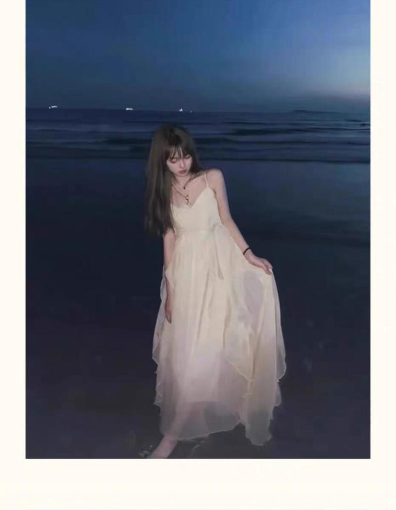 Product Introduction of 2025 French Style Beach Vacation Dress High-end Sanya Travel Outfit Super Fairy Small Stature Photo Spaghetti Strap Dress 13