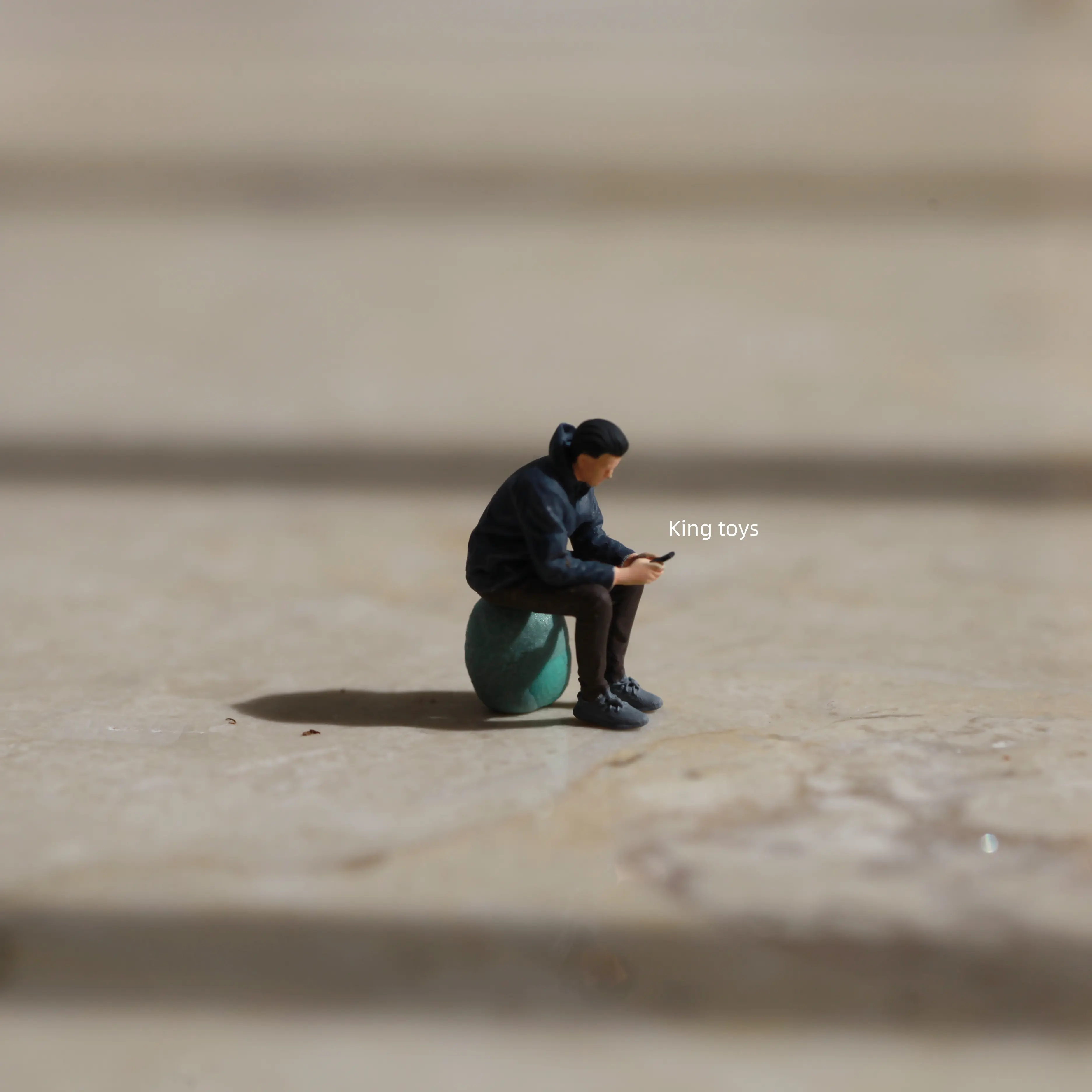 King Toys 1/64 1/87 1/43 Figurines Scale Model Resin Sit Down Boy Dioramas Diecast Miniature Collection