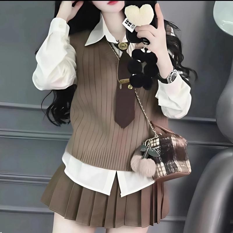 Áo len ghi le màu nâu  tây phối áo sơ mi kèm cà vạt