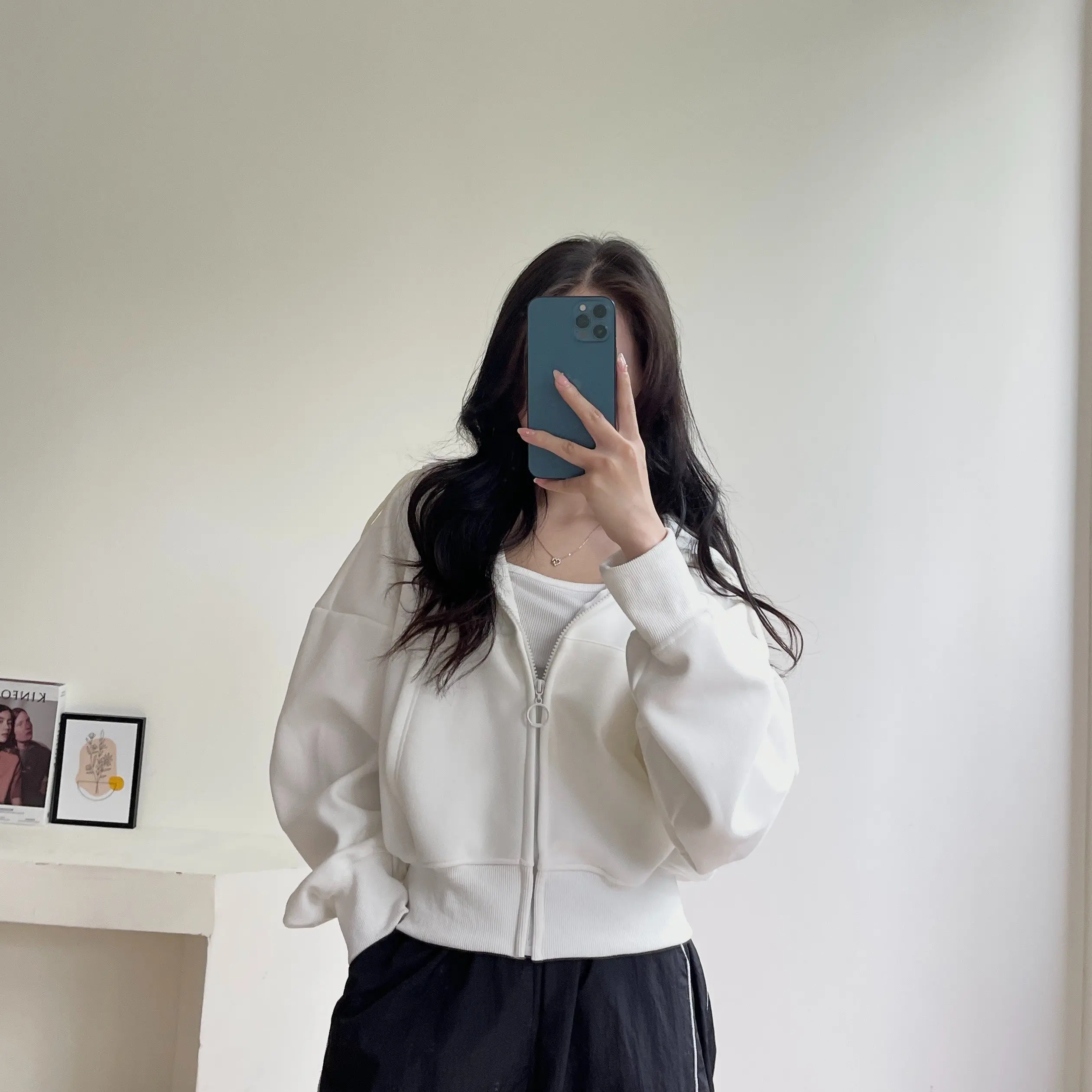 Áo Khoác Nỉ Croptop Mũ Siêu To, Áo Hoodie Zip Dày Dặn Form Rộng Hàn Quốc, Áo Dáng Ngắn Siêu Xinh Chất Nỉ Hàn Miho House | BigBuy360 - bigbuy360.vn Áo Khoác Nỉ Croptop Mũ Siêu To, Áo Hoodie Zip Dày Dặn Form Rộng Hàn Quốc, Áo Dáng Ngắn Siêu Xinh Chất Nỉ Hàn Miho House | BigBuy360 - bigbuy360.vn