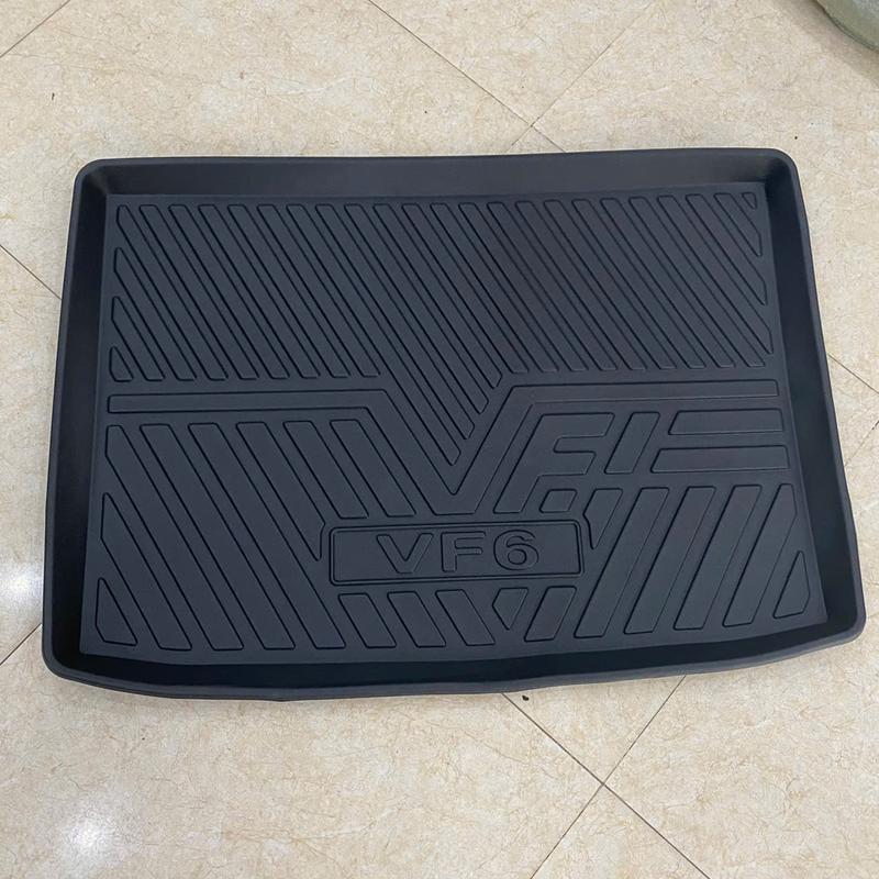 Lót cốp ô tô Vinfast VF6, chất liệu nhựa dẻo, ko mùi hôi