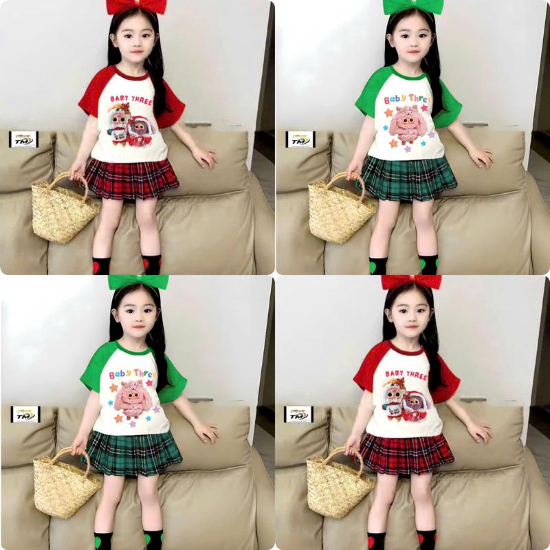 ComBo 2 Bộ Áo Cộc Chân Váy Thô Kẻ Xếp Ly Kèm Quần Lót Trong Cho Bé Gái in hình Baby three hot hot size 10-55kg