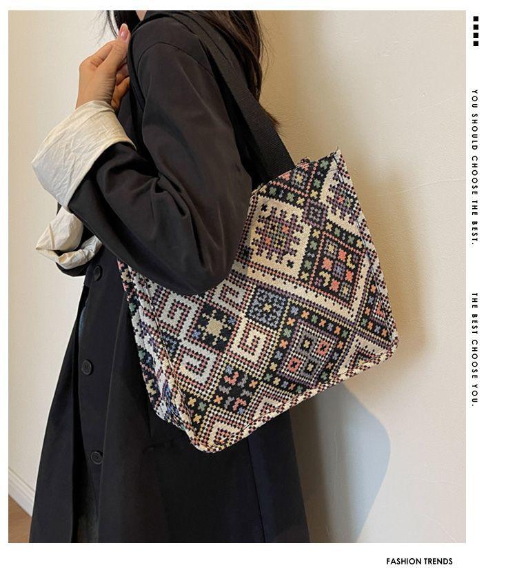 Product Introduction of Túi Tote Dệt Tay, Chất Liệu Vải Bố Sức Chứa Lớn, Phong Cách Lười Biếng, Thích Hợp Cho Bé Gái, Phong Cách Instagram, Lý Tưởng Cho Người Đi Làm Và Du Lịch, Túi Đeo Vai Sức Chứa Lớn hàn quốc có thể mở rộng Bag Chữ Nhật Hình Chữ Nhật Canvas Da Hoa 20