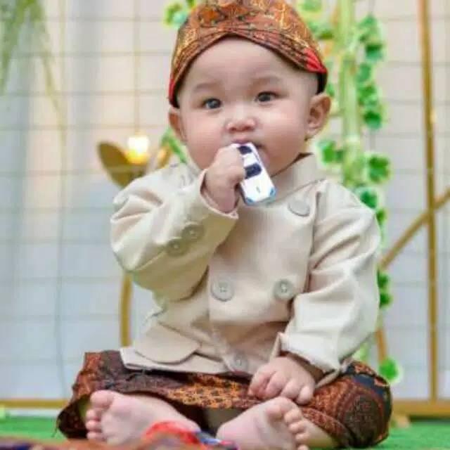COD!!! Setelan Beskap Anak + Celana Batik / Jarik Instan Coklat + Blangkon Solo (Ukuran Bayi 0 Tahun Sampai SD) #PAKAIAN ADAT JAWA# #TEDAK SITEN# #BISA BAYAR DI TEMPAT# 6