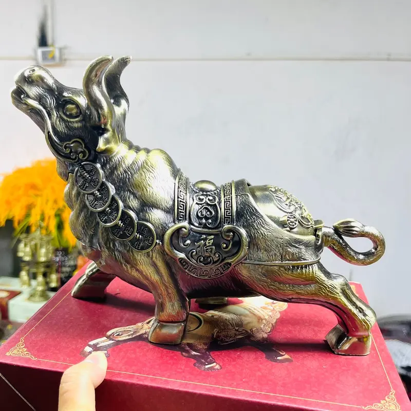 Gạt tàn trâu bằng hợp kim đồng 1