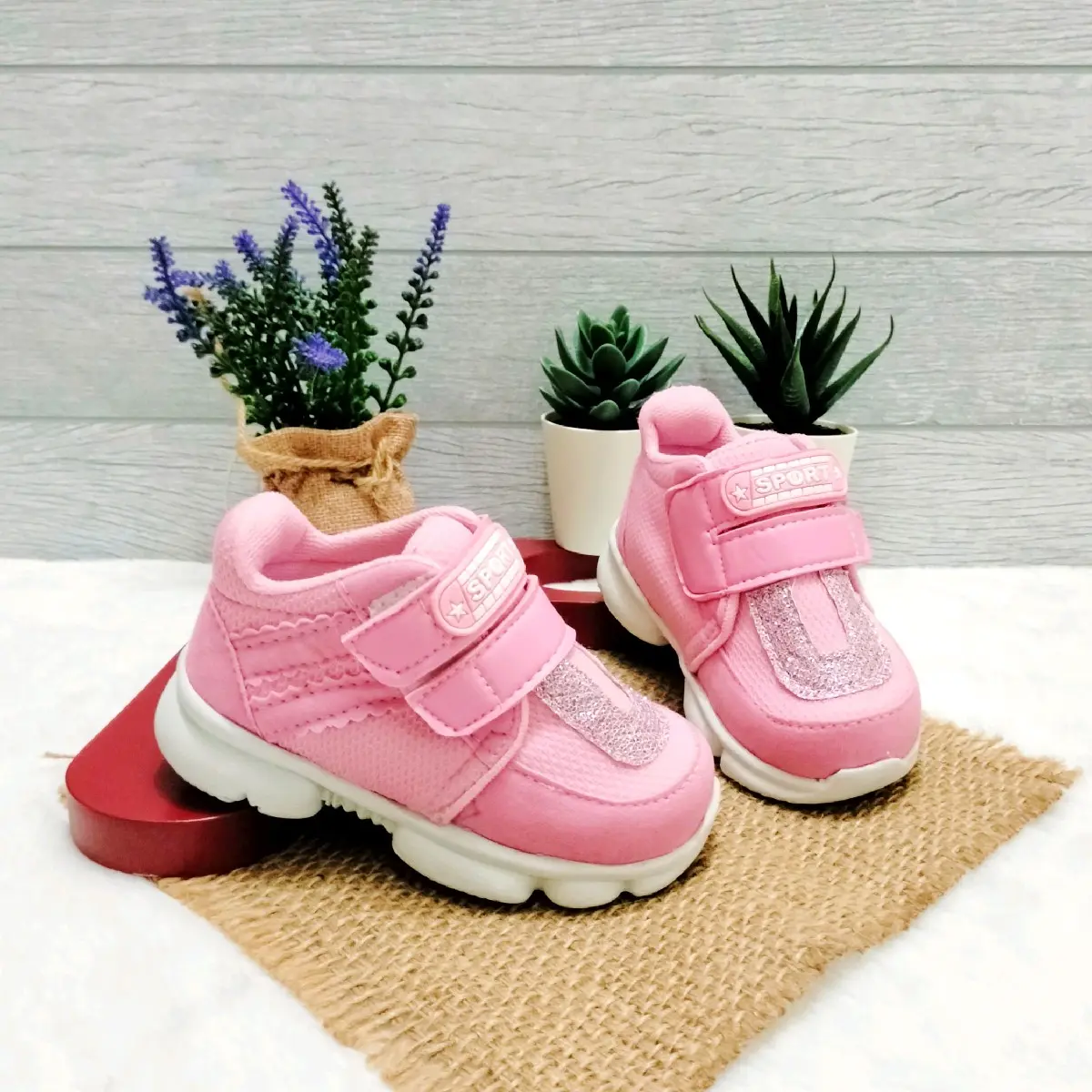 Sepatu Sneakers Anak Perempuan Motif Terbaru Berkualitas / Sepatu Anak Usia 1-3 Tahun Bayi Kaki Laki-Laki Pink Anak-Anak Anak-Anak