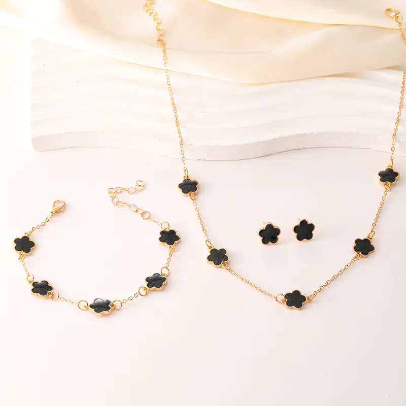 Set Barang Kemas Bunga Bertuah, Untuk Wanita, Kalung Semanggi, Gelang, Anting-Anting, 3 Keping, Untuk Gadis, Barang Kemas Fesyen, Cincin Diperbuat daripada Keluli Titanium, Tidak Luntur 1  set emas asli ori